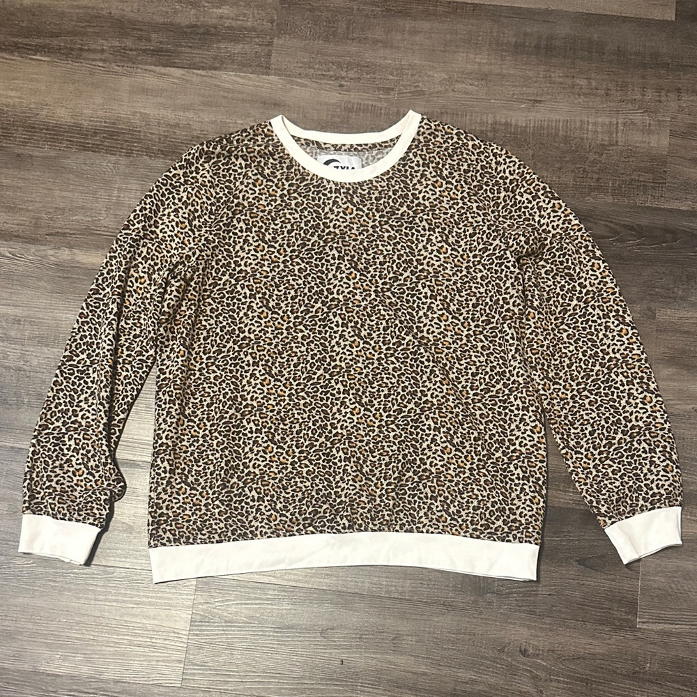 ZYIA Women’s Leopard Print Crewneck Sweater - Brown and White
